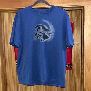 Men’s blue Oakley shirt